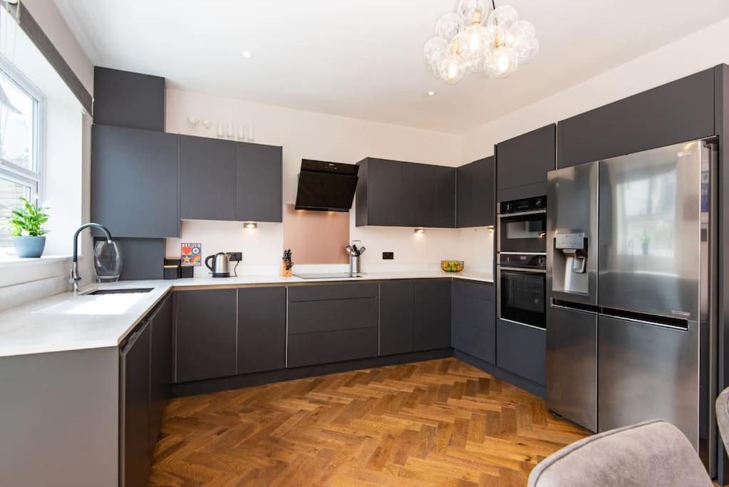 Вилла Newly Renovated Victorian House With Free Parking Брайтонн Экстерьер фото